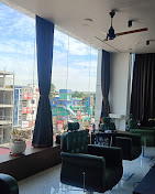 B&B Family Saloon