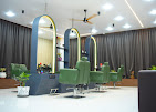 B&B Family Saloon